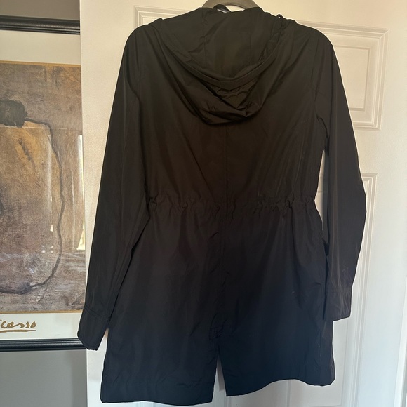 Windbreaker - Picture 3 of 3